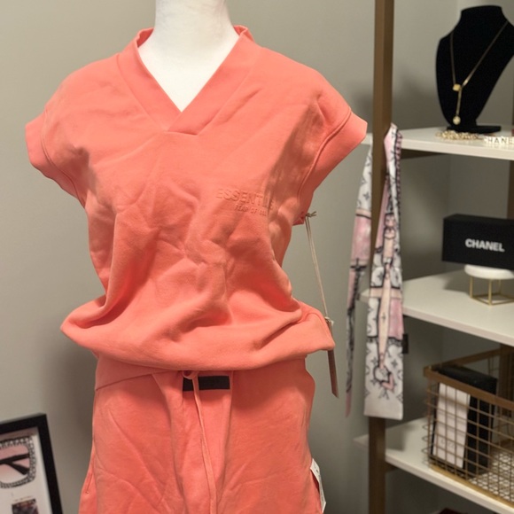 Fear of God Essentials Vest with logo NWT Small - Picture 7 of 10